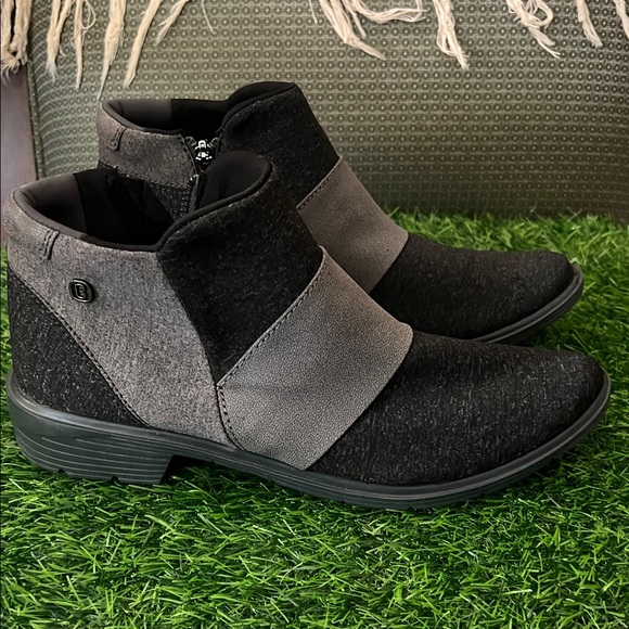 Bzees Billie Booties Soft Black and Gray Women's Ankle Boots Size 9 GUC! - Picture 13 of 17